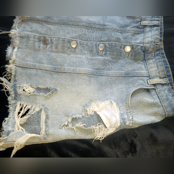 FREE PEOPLE 🤩 Distressed Button Down Jean Skirt Size 6 100% Cotton!!!! 🥰 - Picture 5 of 14